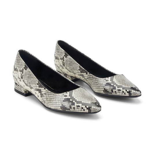 Women's Tessa Total Motion Pointy Toe Dress Flats